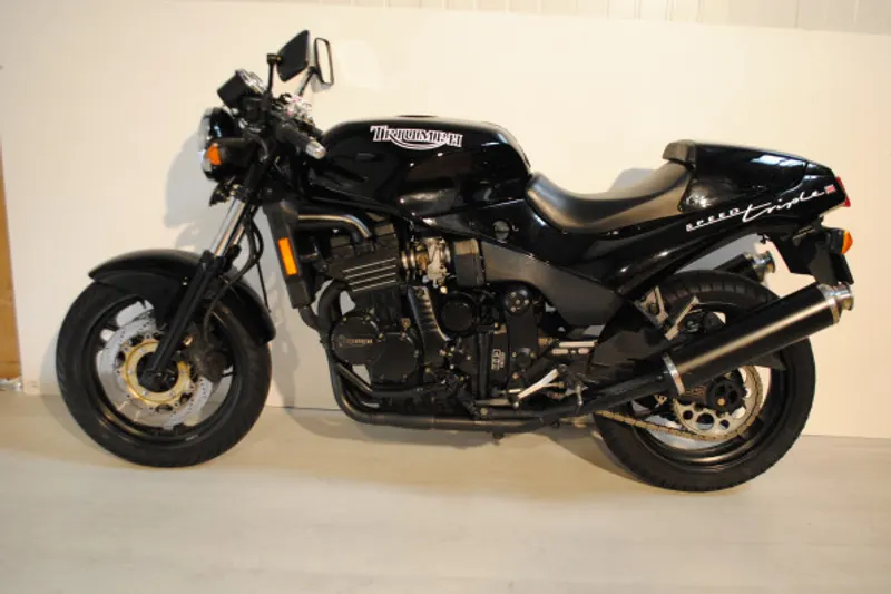 Triumph Speed Triple 750 (1997)