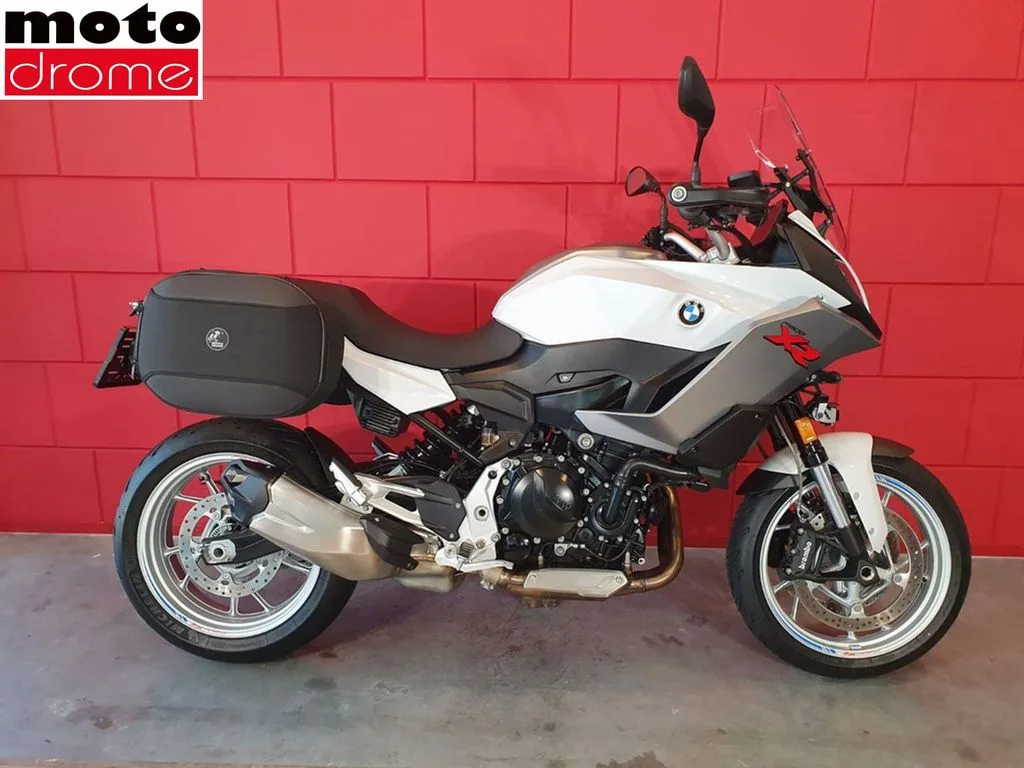 BMW F (2020) — foto 1
