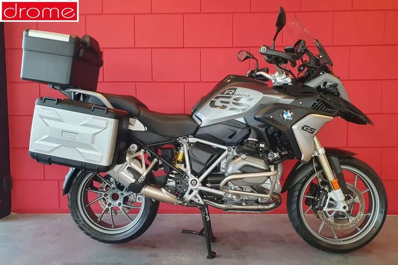 BMW R (2017)