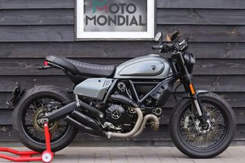 Ducati Scrambler Nightshift (2021)