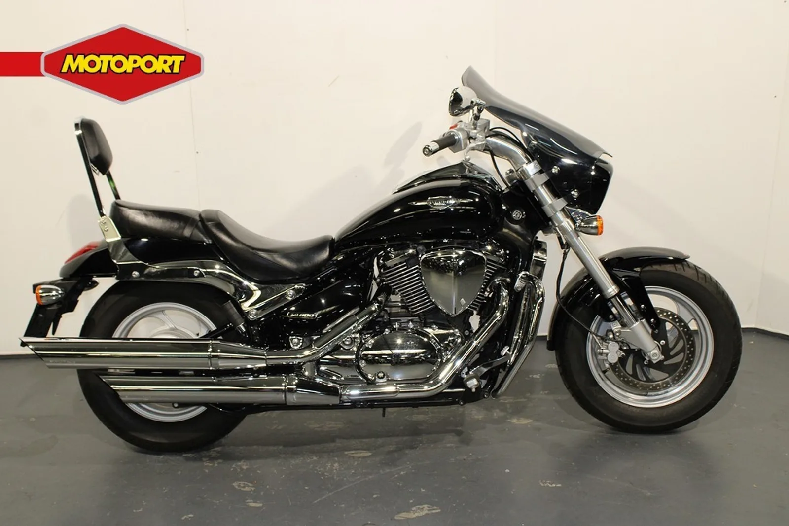 Suzuki M 800 Intruder (2010) — foto 1