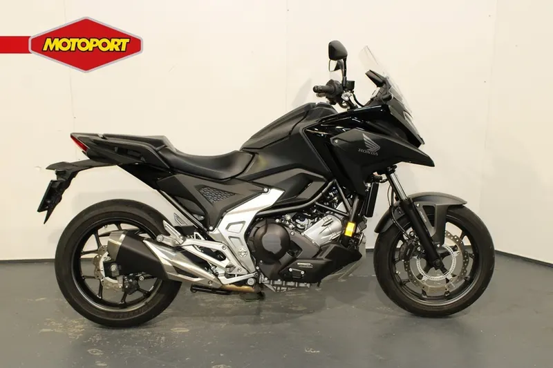 Honda NC750X (2024)
