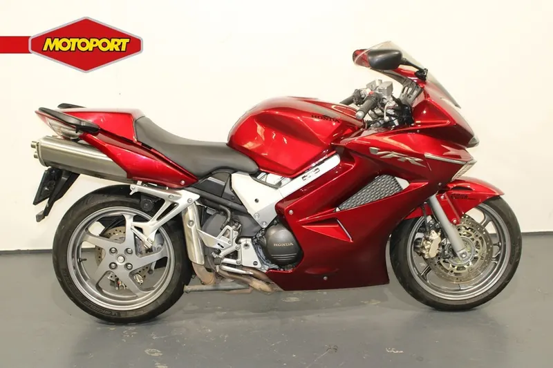 Honda VFR800 (2008)