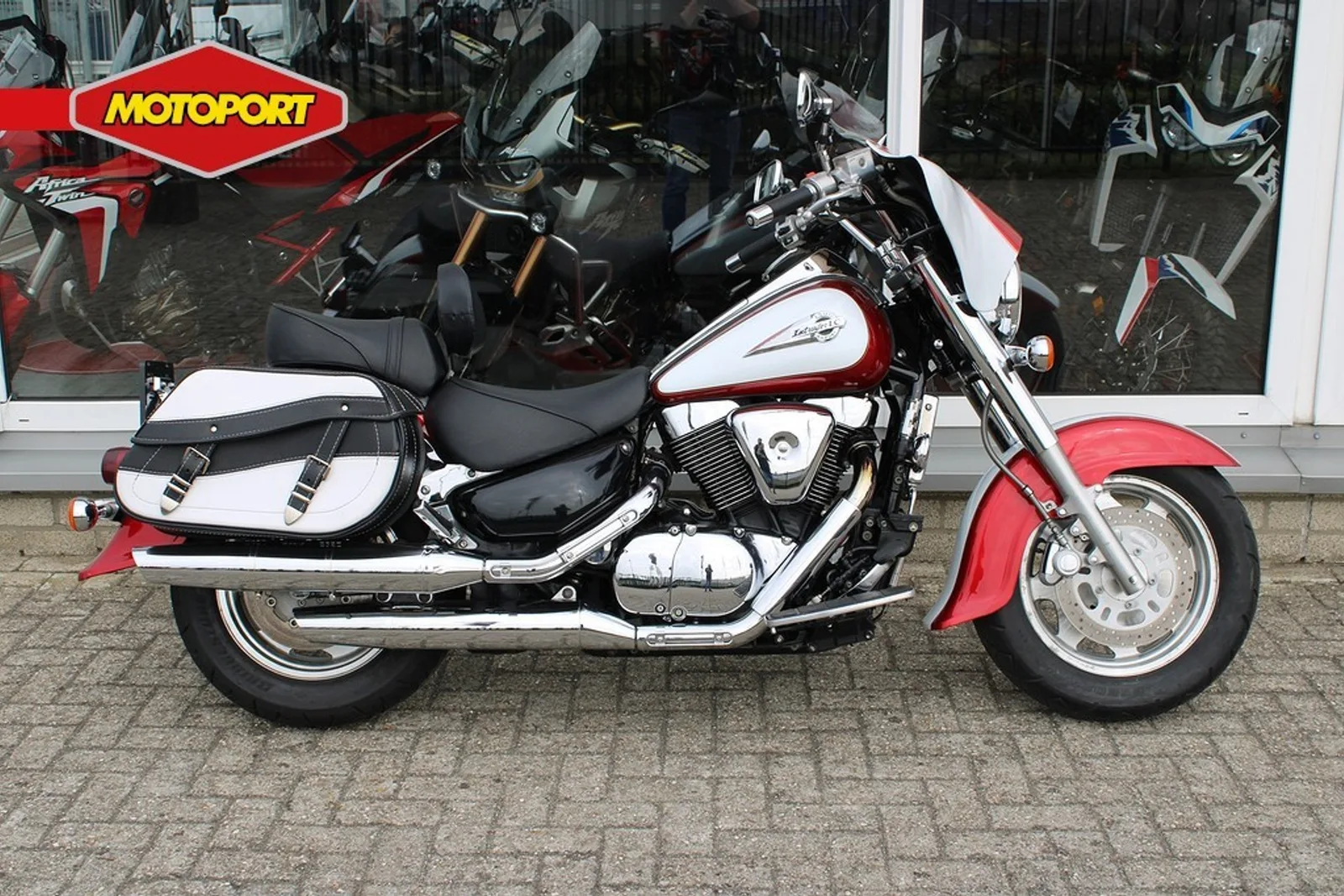 Suzuki VL 1500 Intruder (1999) — foto 1