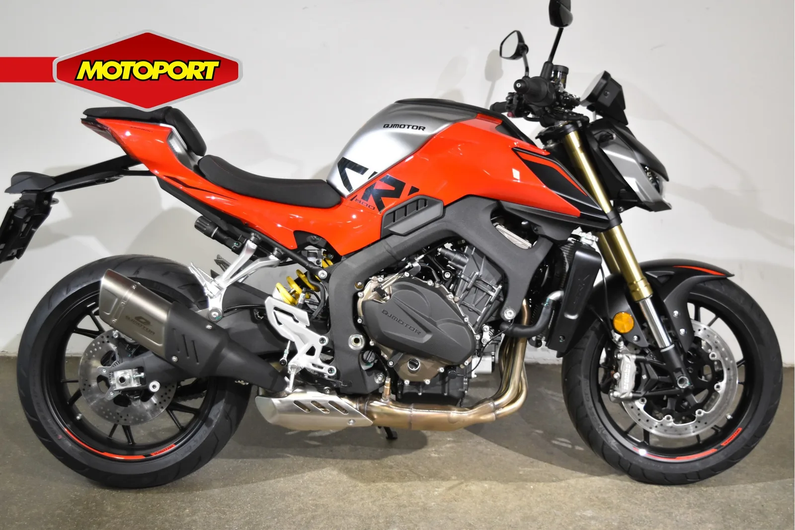 QJ Motor SRK 800 (2026) — foto 1