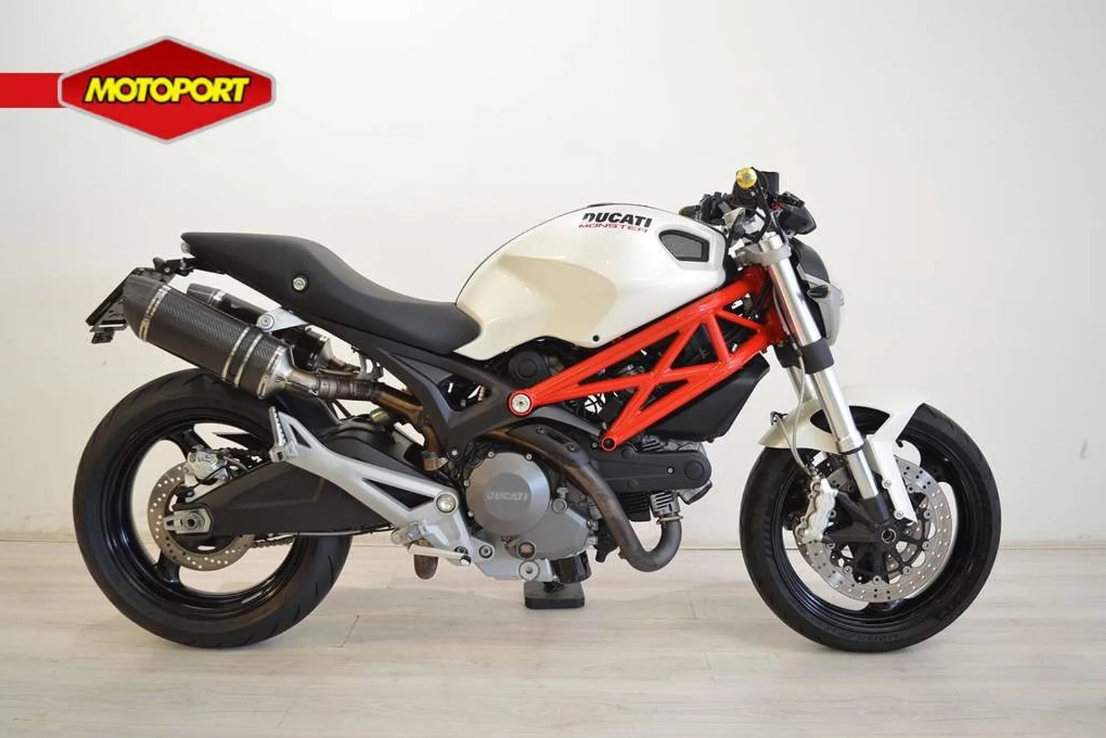 Ducati Monster 696 (2009) — foto 1