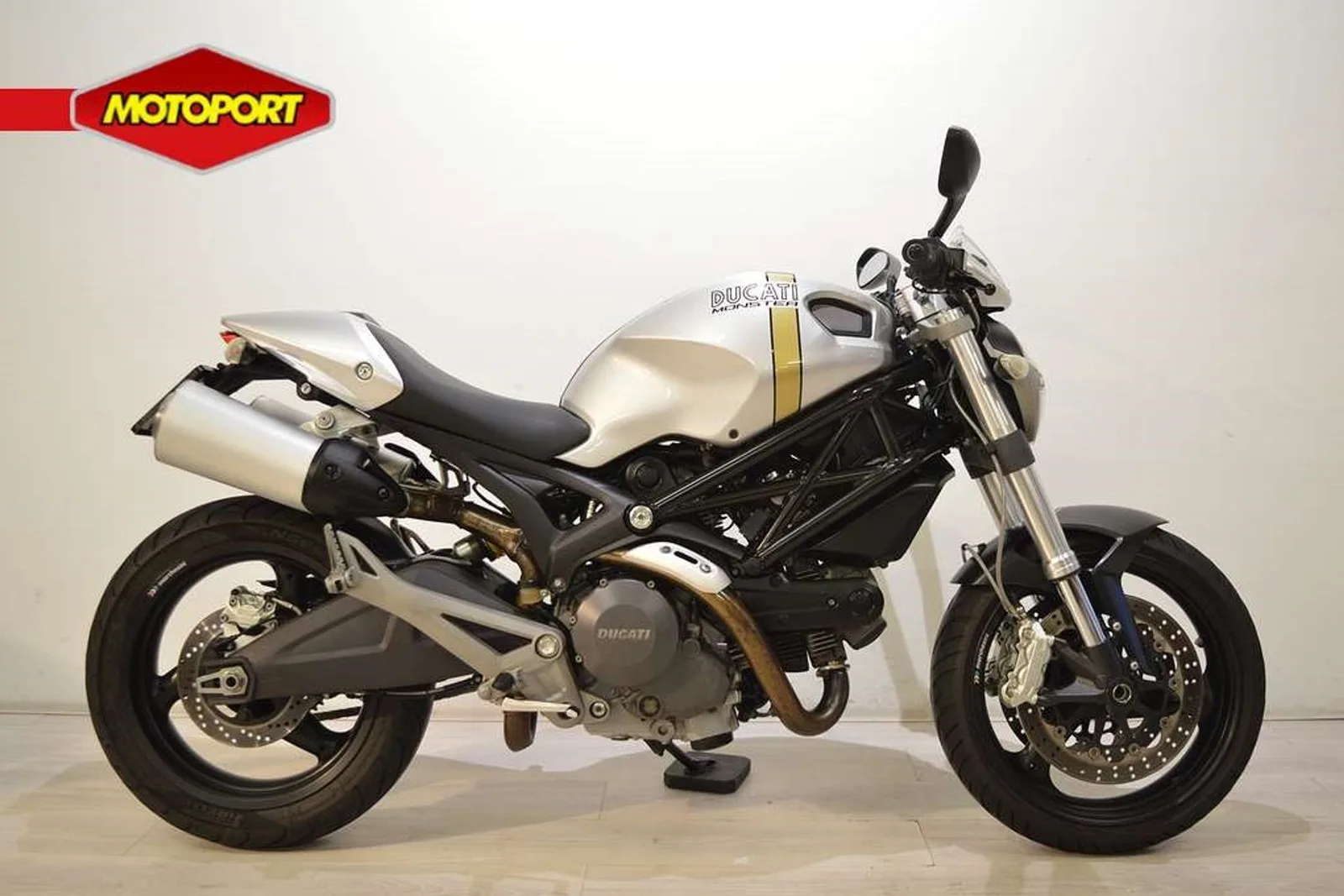 Ducati Monster 696 (2008) — foto 1