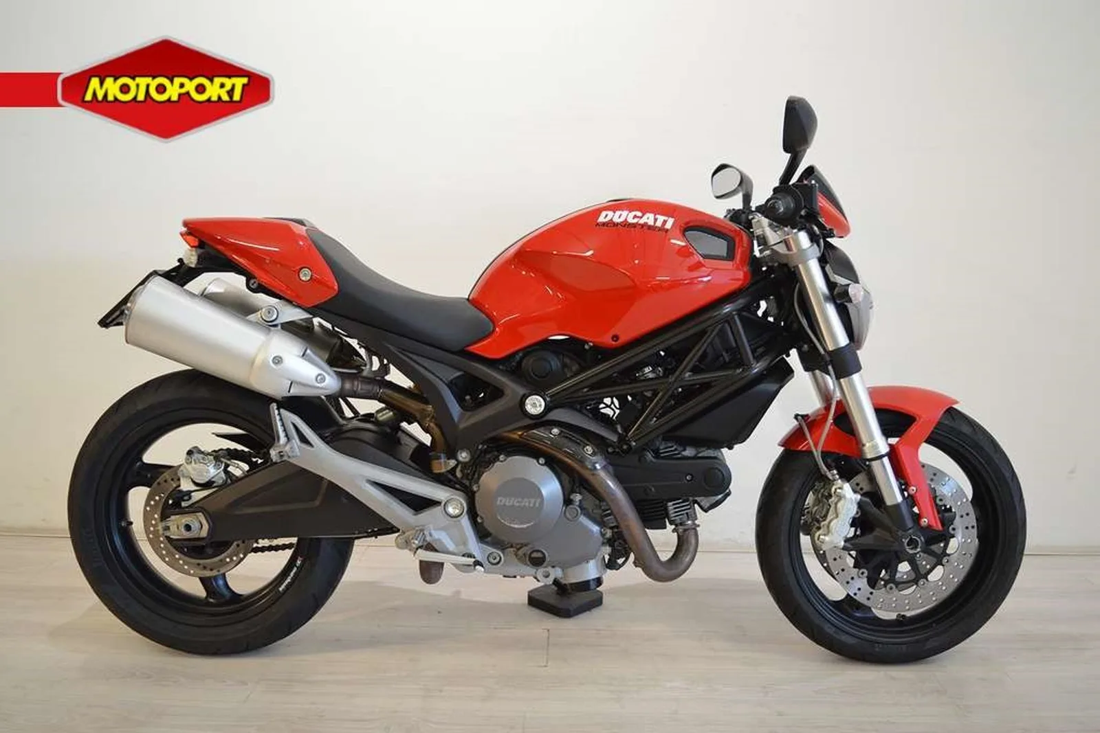 Ducati Monster 696 (2009) — foto 1