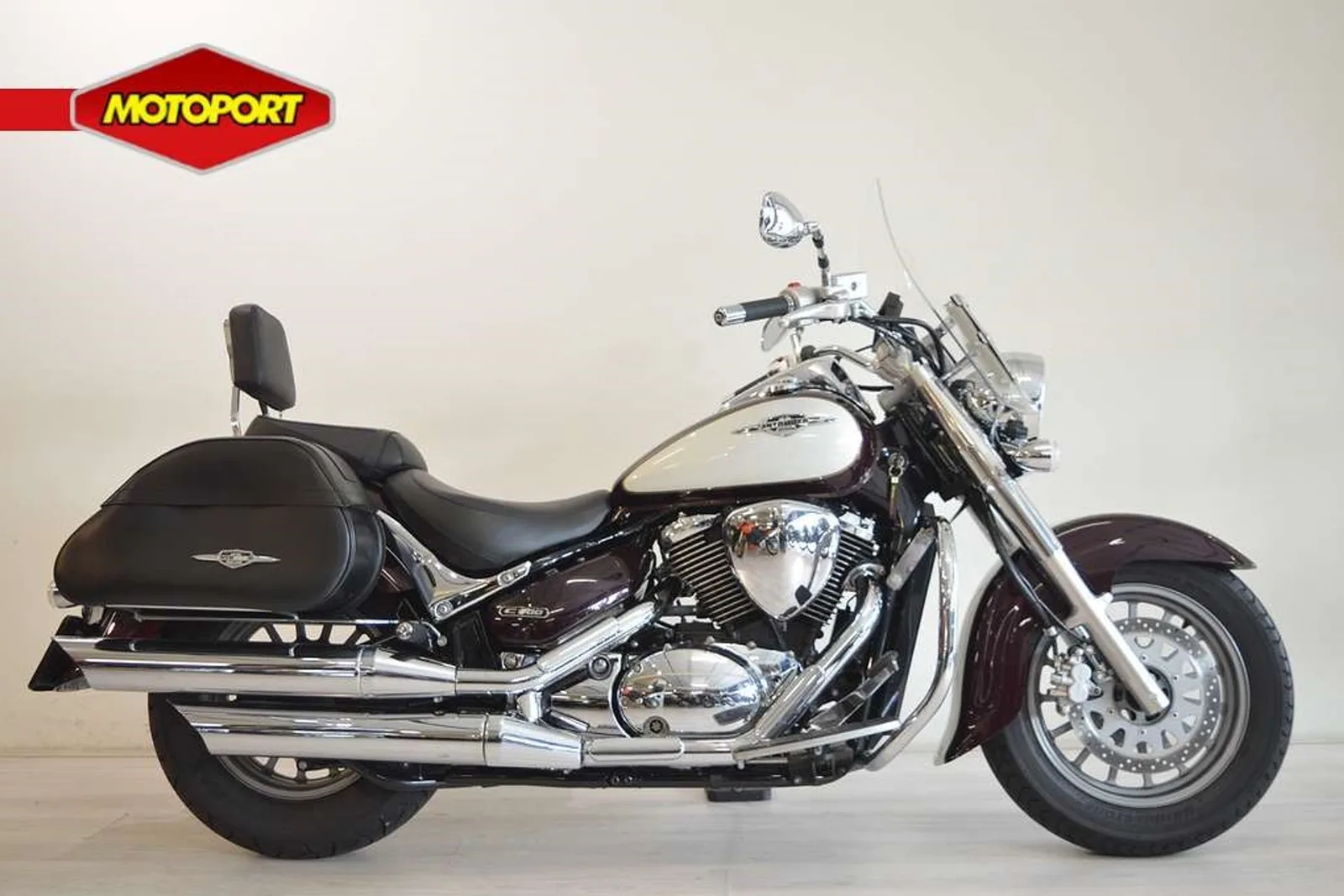 Suzuki C 800 INTRUDER (2011) — foto 1
