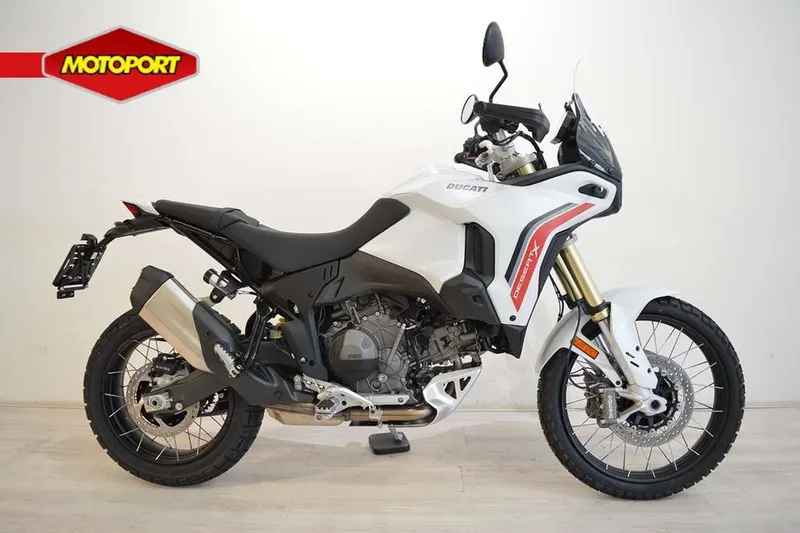 Ducati DESERTX V2 (2026)