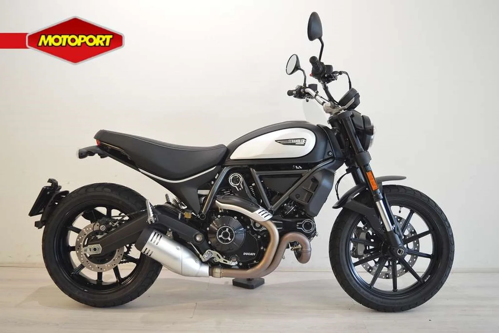 Ducati SCRAMBLER ICON Dark (2022) — foto 1
