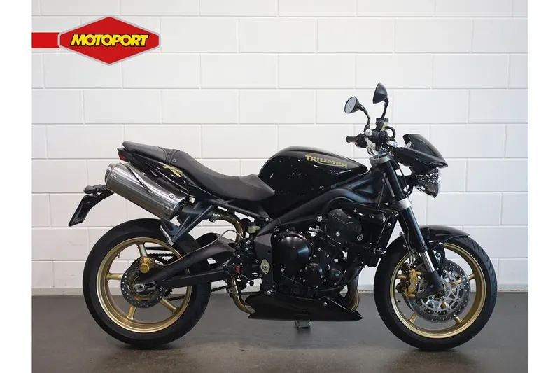 Triumph Street Triple (2011)