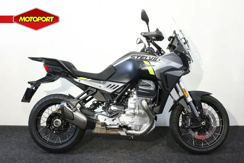 Moto Guzzi Stelvio (2024)