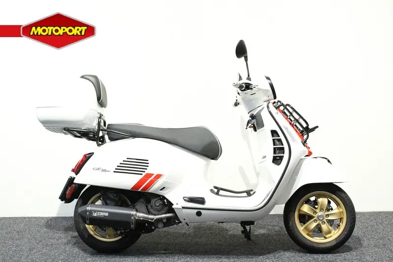 Vespa GTS 300 (2021)