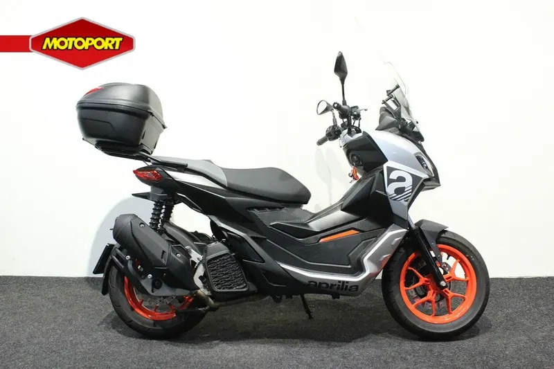 Aprilia SR GT 200 (2022)