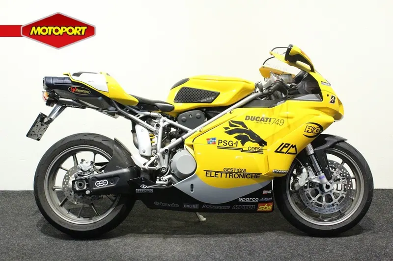 Ducati 749 (2005)