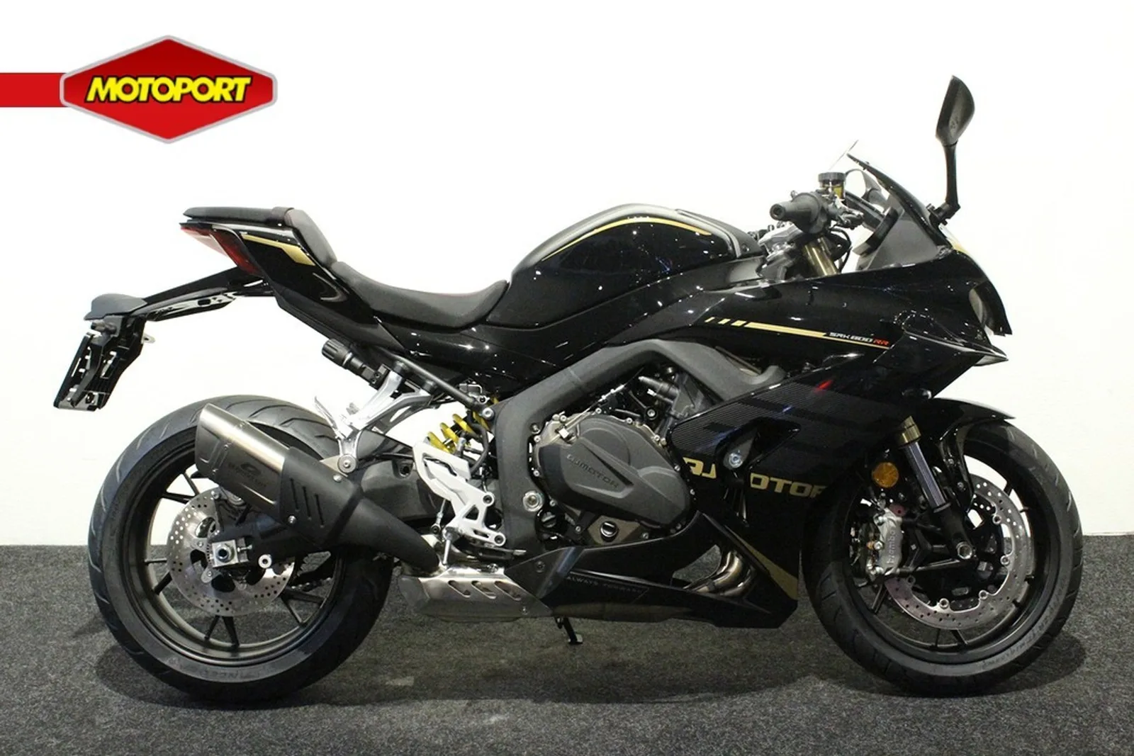 QJ Motor SRK 800 RR (2026) — foto 1