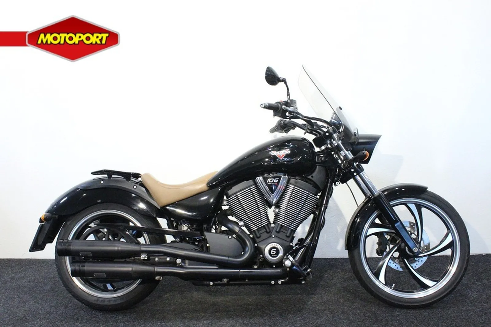 Victory Vegas 8 Ball (2015) — foto 1