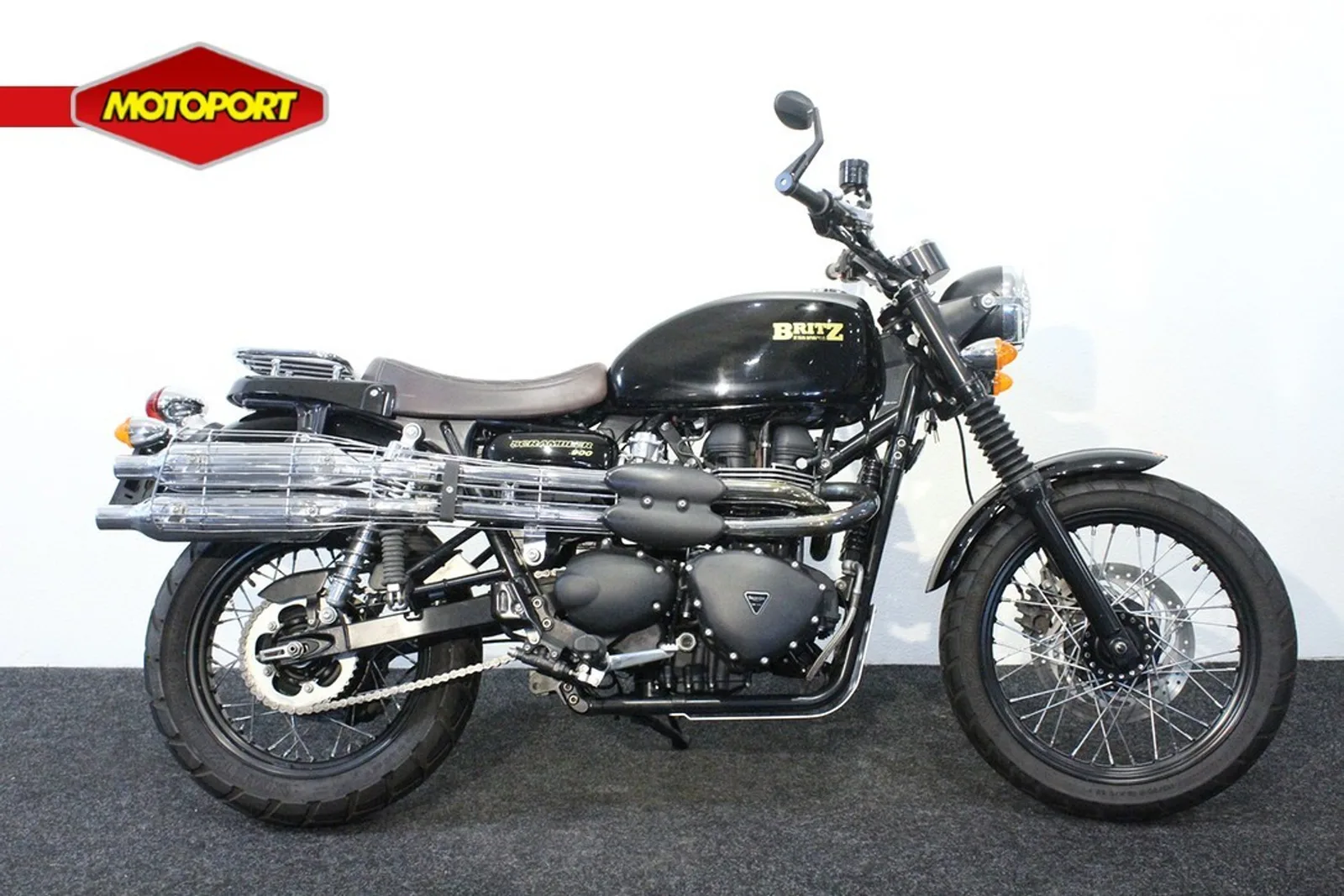 Triumph STREET SCRAMBLER 900 (2016) — foto 1