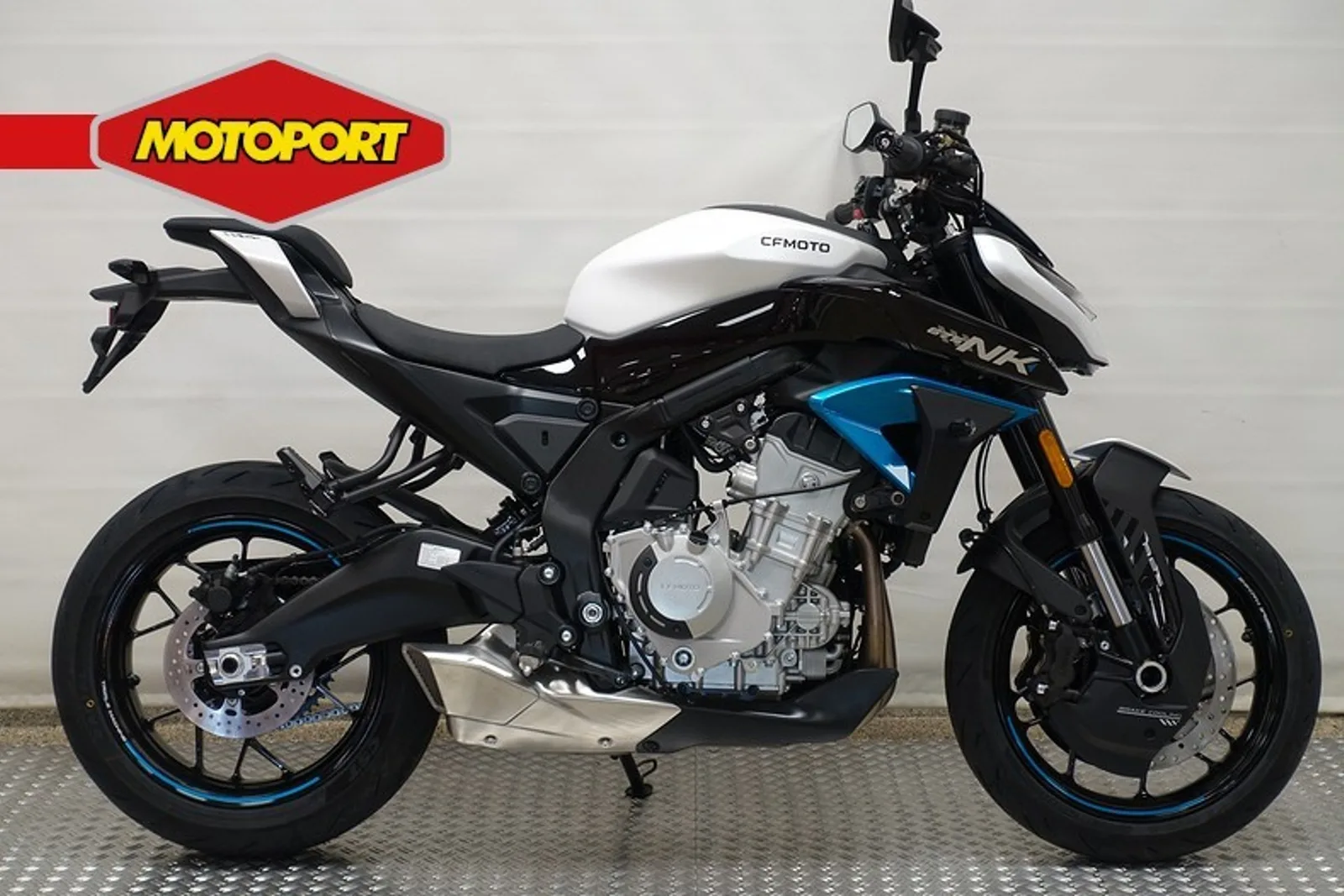 CFMoto 675 NK (2026) — foto 1