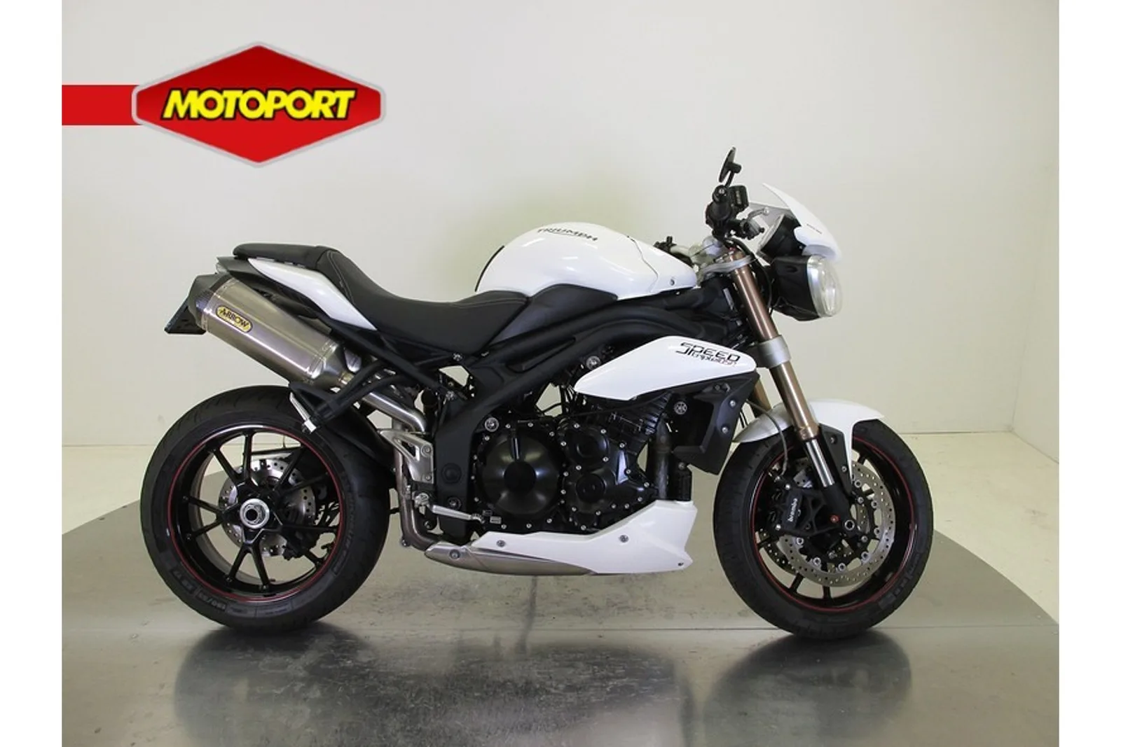 Triumph SPEED TRIPLE 1050 R (2015) — foto 1