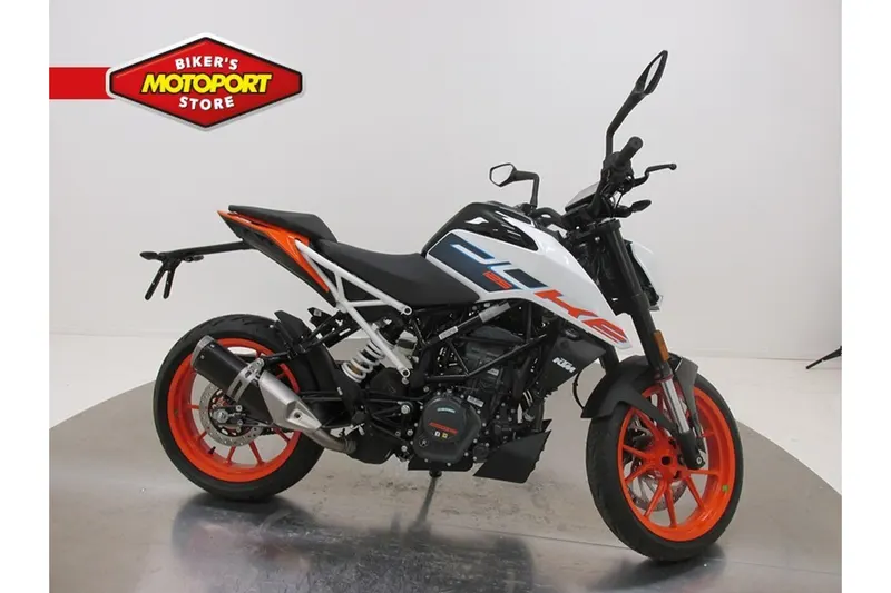 KTM 125 Duke (2023)