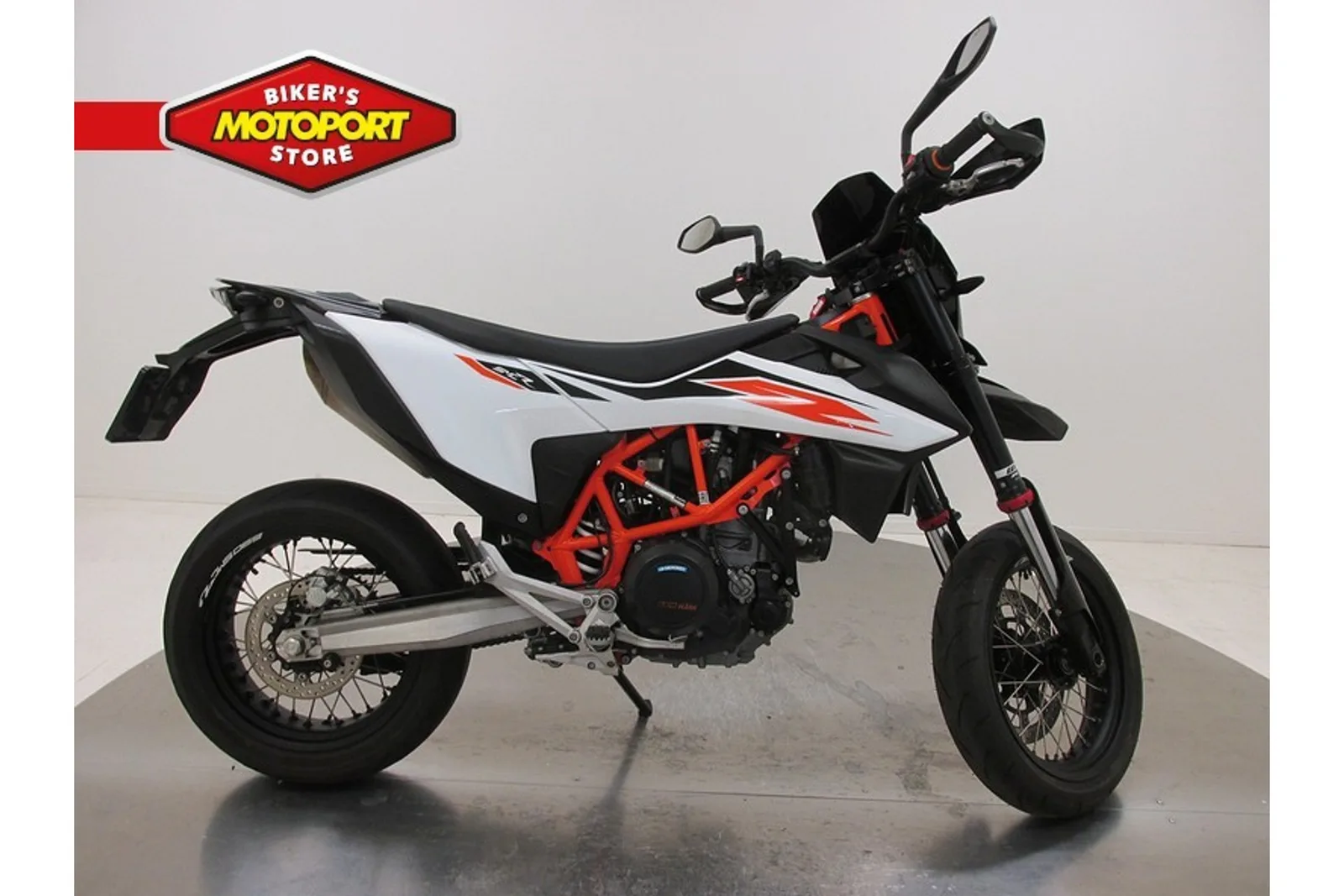 KTM 690 SMC (2019) — foto 1