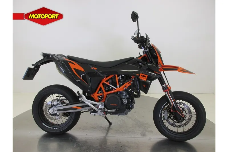 KTM 690 SMC (2022)