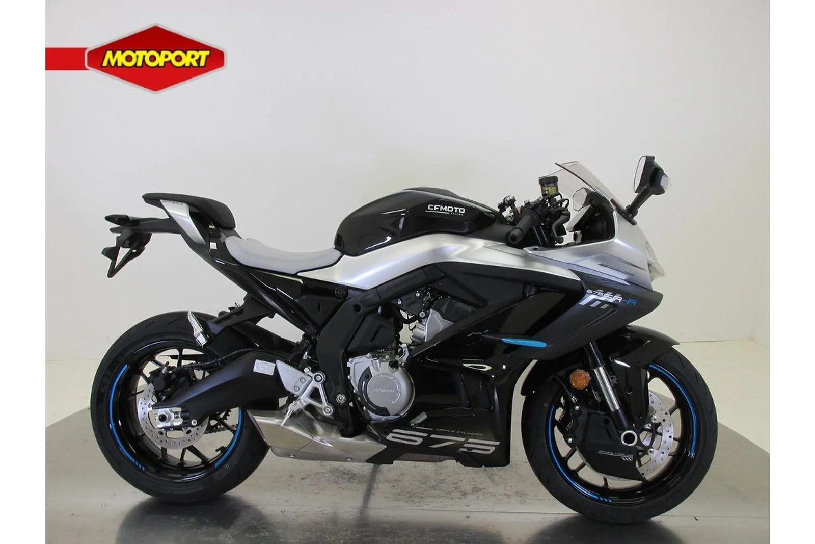 CFMoto 675SR-R (2025) — foto 1