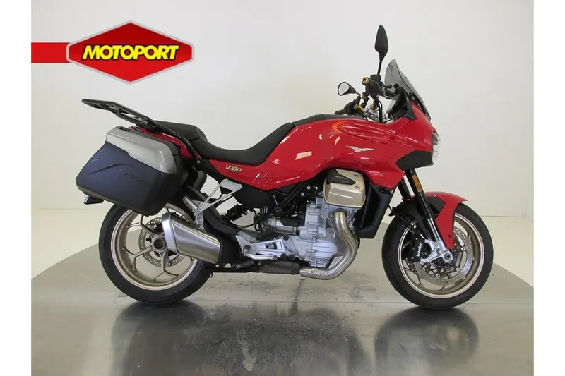 Moto Guzzi V100 Mandello (2023)