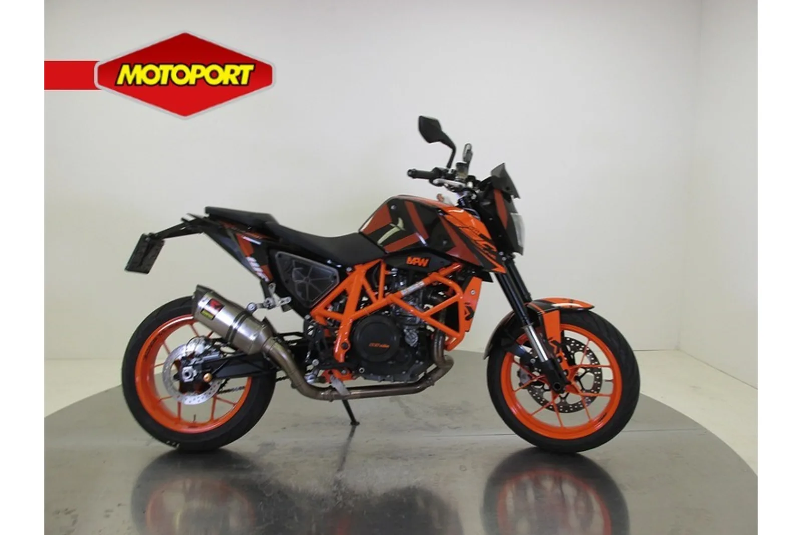 KTM 690 Duke R (2016) — foto 1