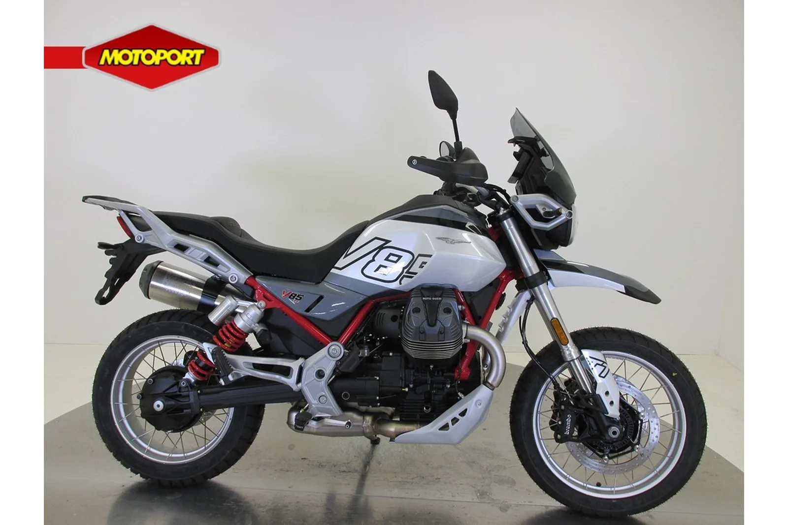 Moto Guzzi V85 TT (2024) — foto 1