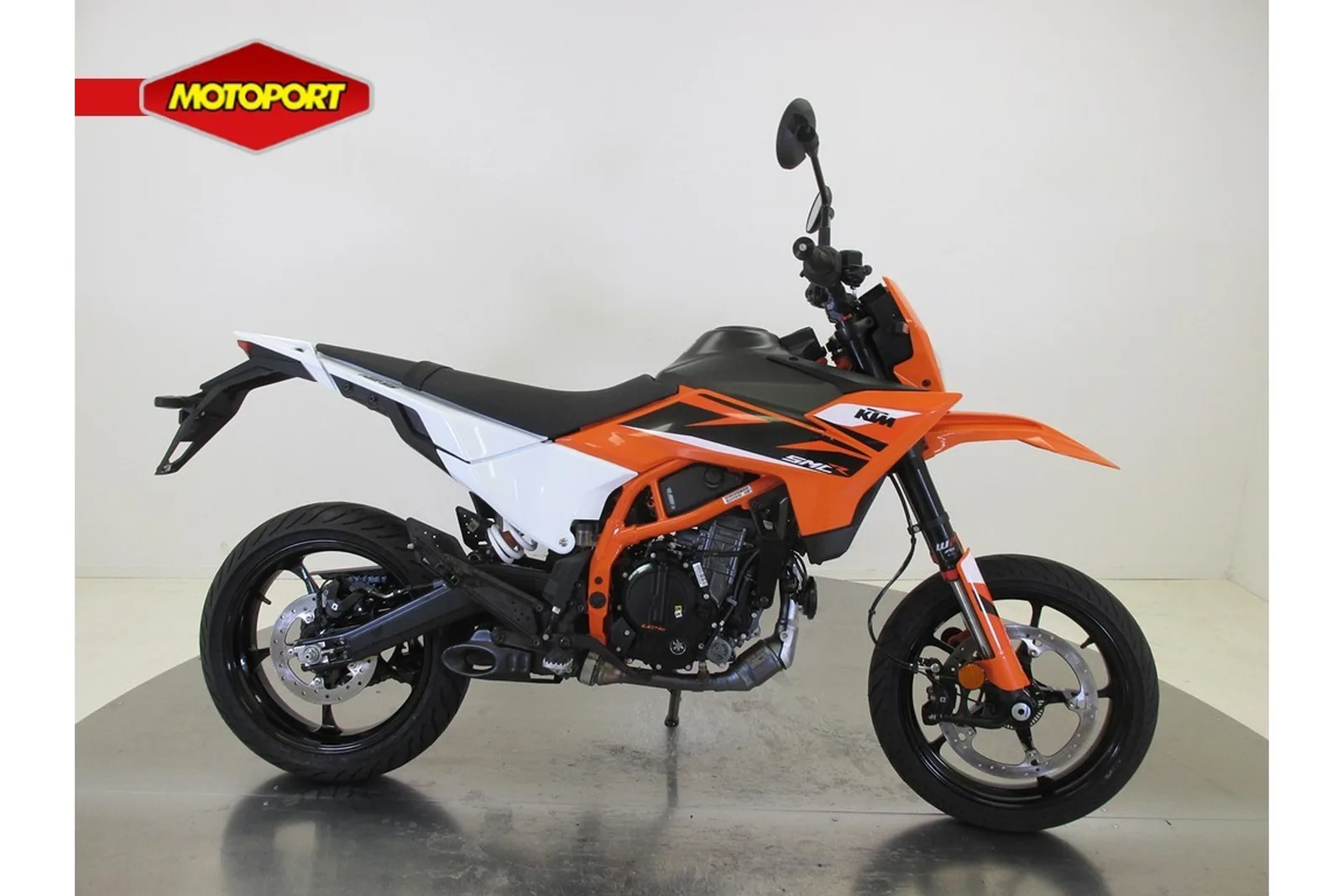 KTM 125 SMC R (2025) — foto 1