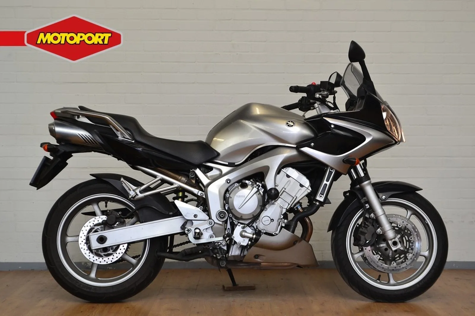 Yamaha FZ 6S Fazer (2004) — foto 1