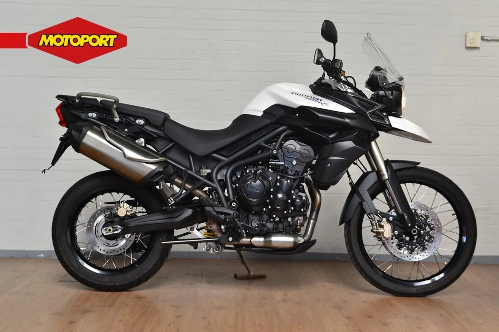 Triumph Tiger 800 XC (2011) — foto 1