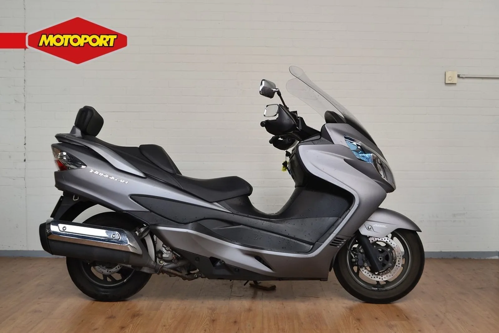 Suzuki Burgman AN 400 (2016) — foto 1