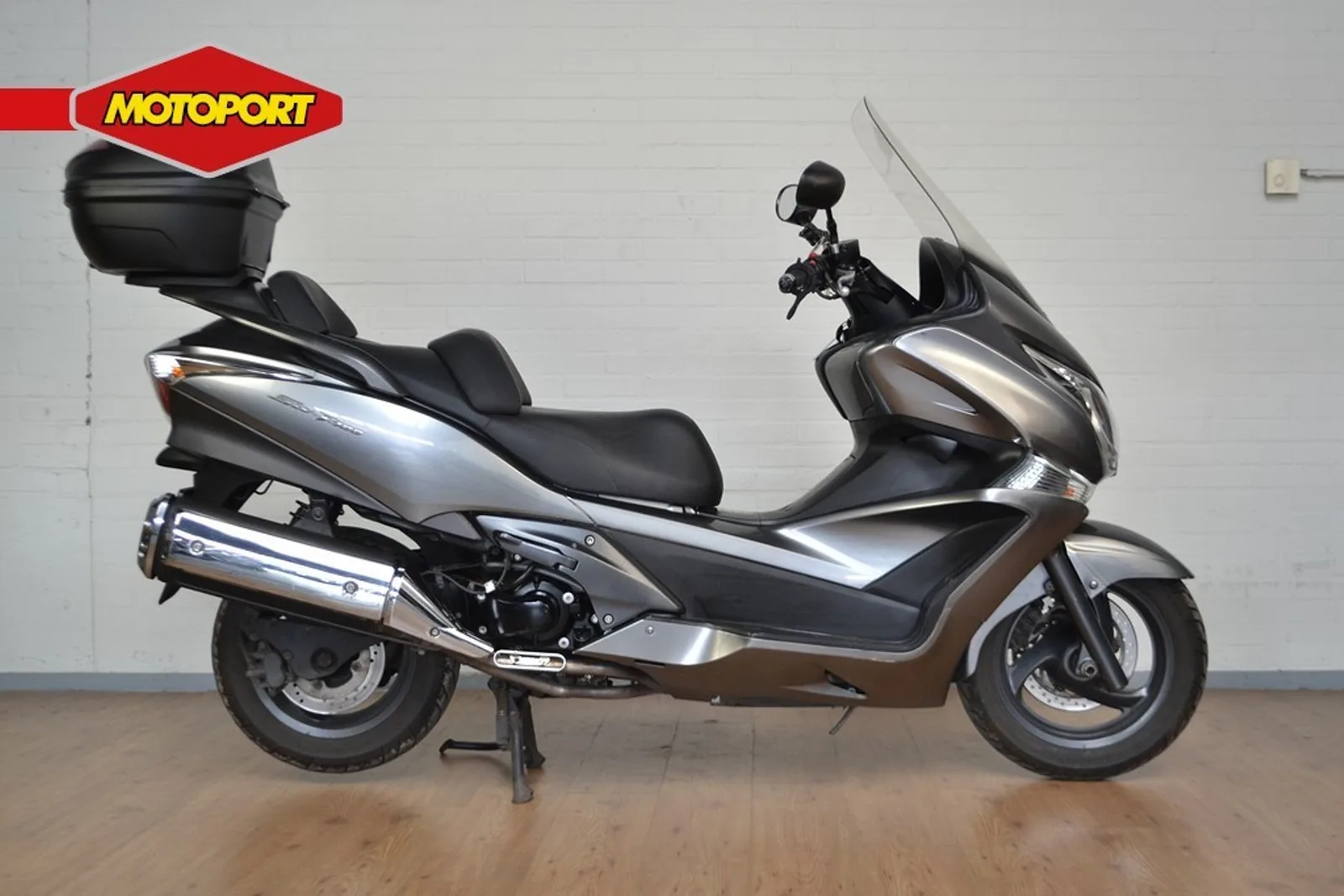 Honda FJS 400 Silver Wing (2010) — foto 1