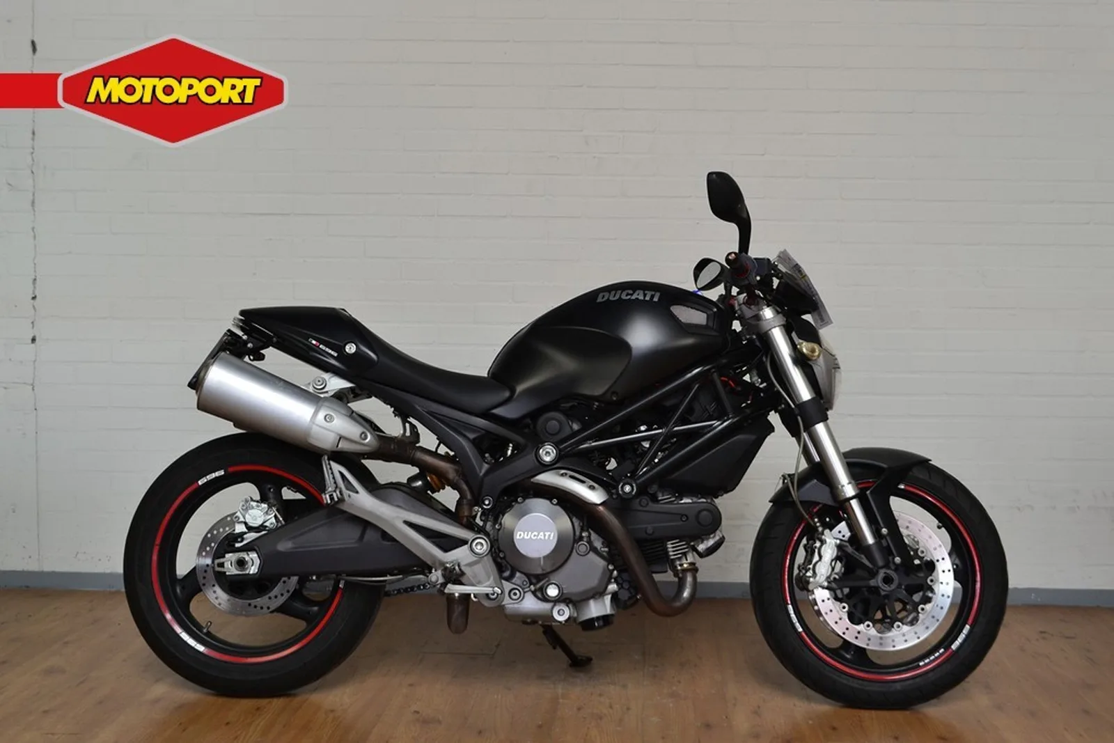 Ducati Monster 696 (2008) — foto 1
