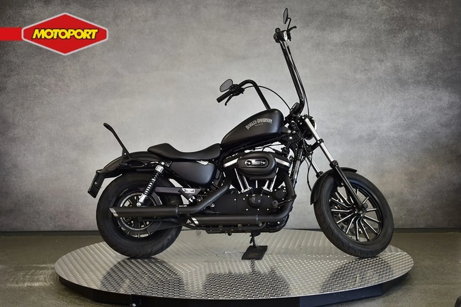 Harley-Davidson 883 IRON (2013) — foto 1