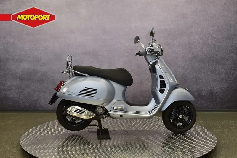 Vespa GTS 300 HPE Supertech (2024)