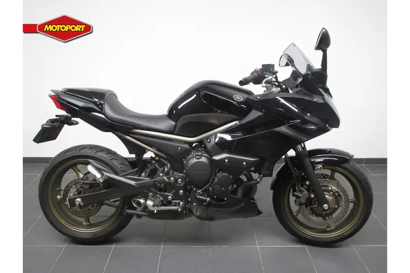 Yamaha XJ6-S (2013)