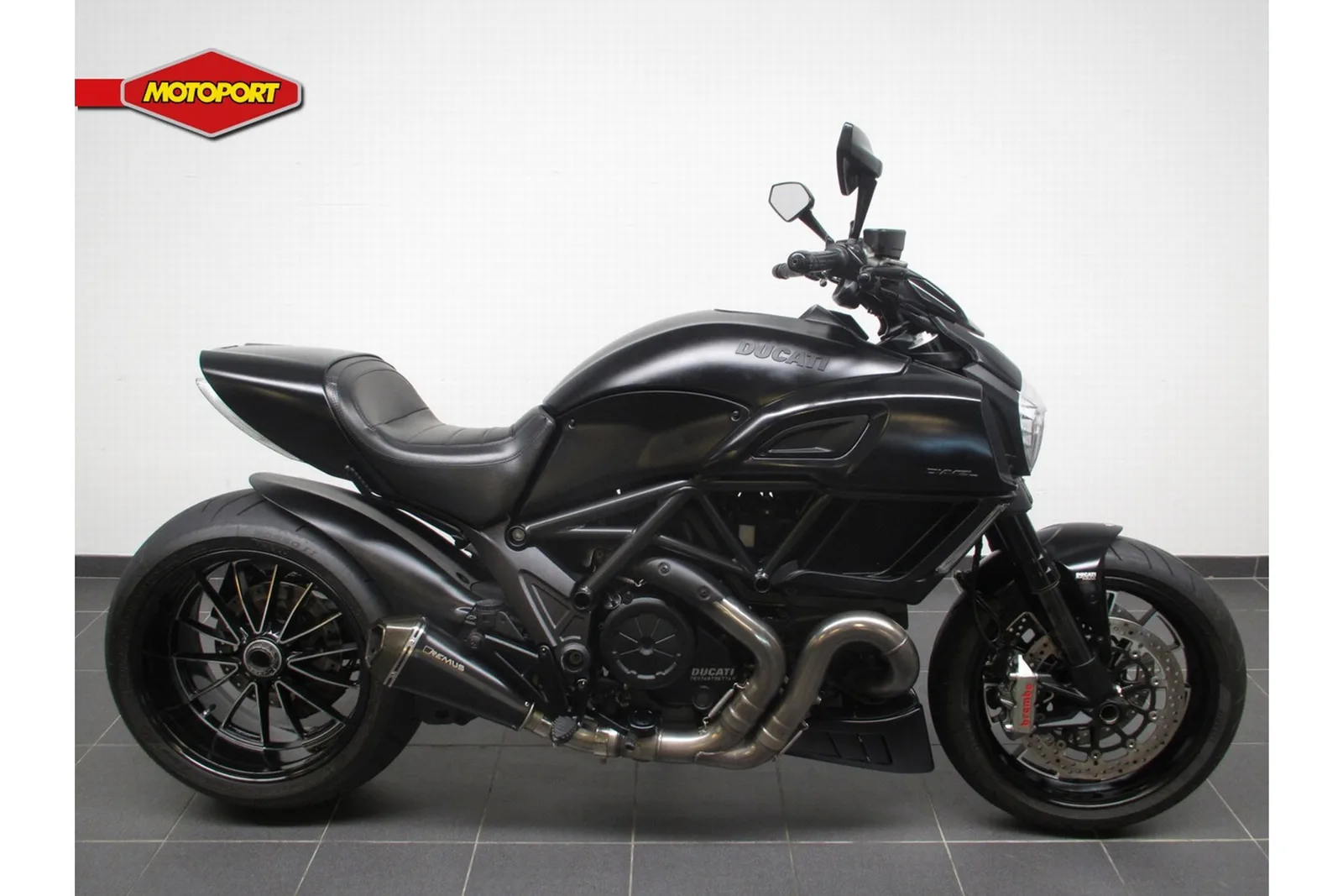 Ducati Diavel (2015) — foto 1