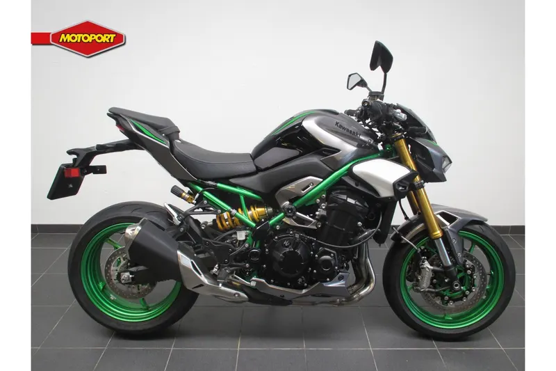 Kawasaki Z 900 se (2025)