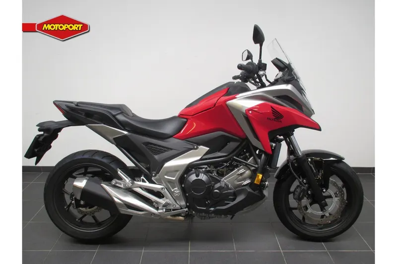 Honda NC750X (2021)