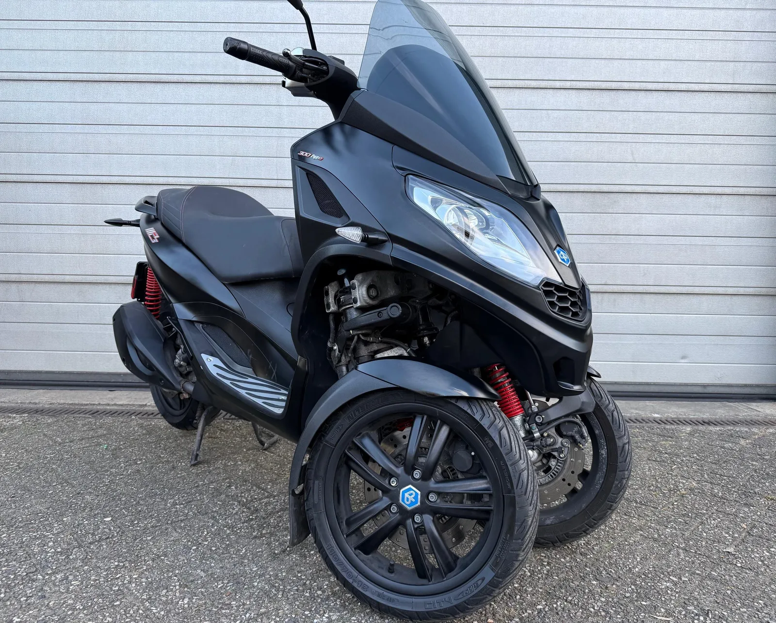 Piaggio MP3 300 HPE Sport (2021) — foto 1