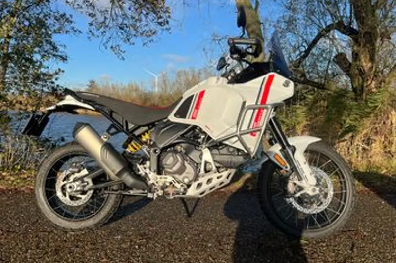Ducati DesertX (2022)
