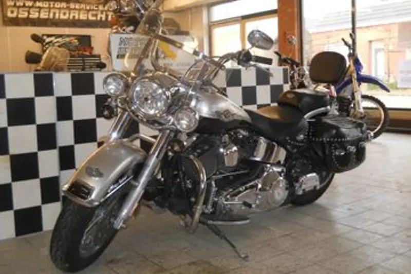Harley-Davidson Heritage Softail Classic (2003)