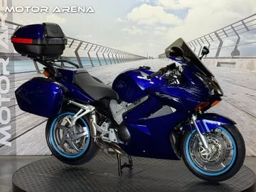 Honda VFR (2004) — foto 1
