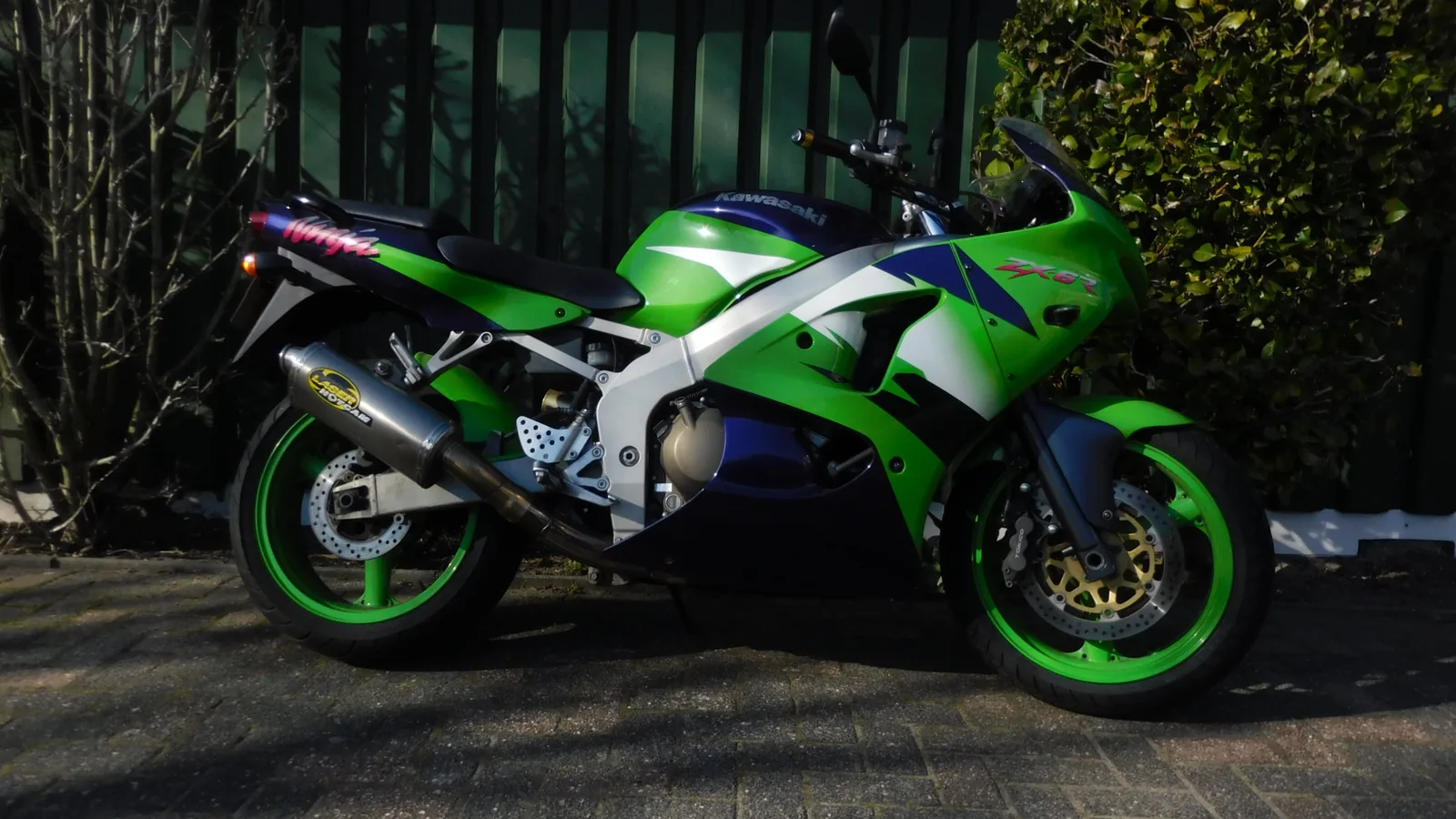 Kawasaki Ninja ZX-6R (1998) — foto 1