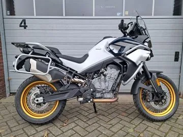 CFMoto 800 MT (2026) — foto 1